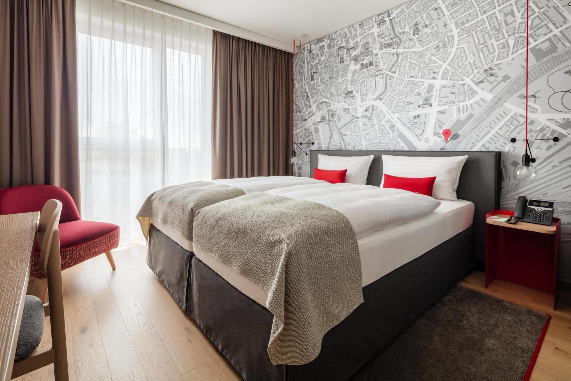 Intercityhotel 4*